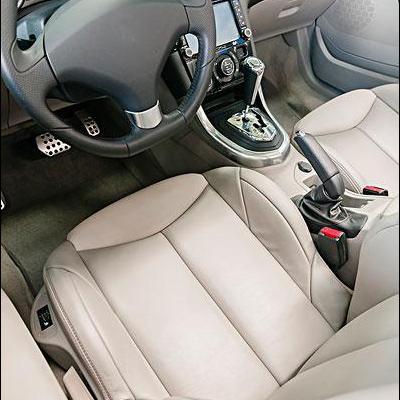 荣放参数配置？丰田荣放车的安全性能很高，它全系配有车身稳定控制系统、ABS防抱死系统、制动力分配系统、刹车辅助系统、安全气囊等等，安全。那么，荣放参数配置？一起来了解下吧。